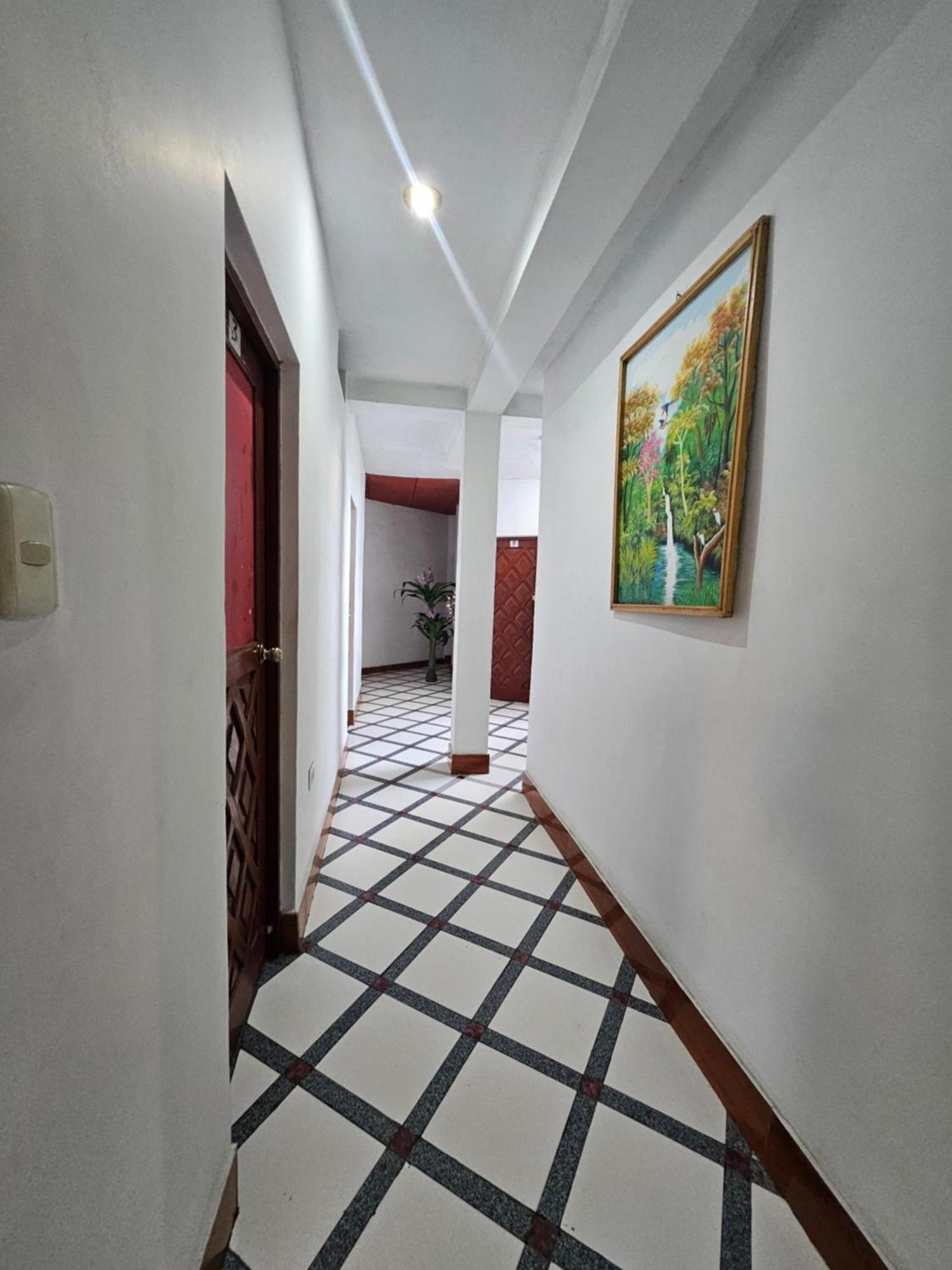 Sarisa House Hotel Iquitos Buitenkant foto