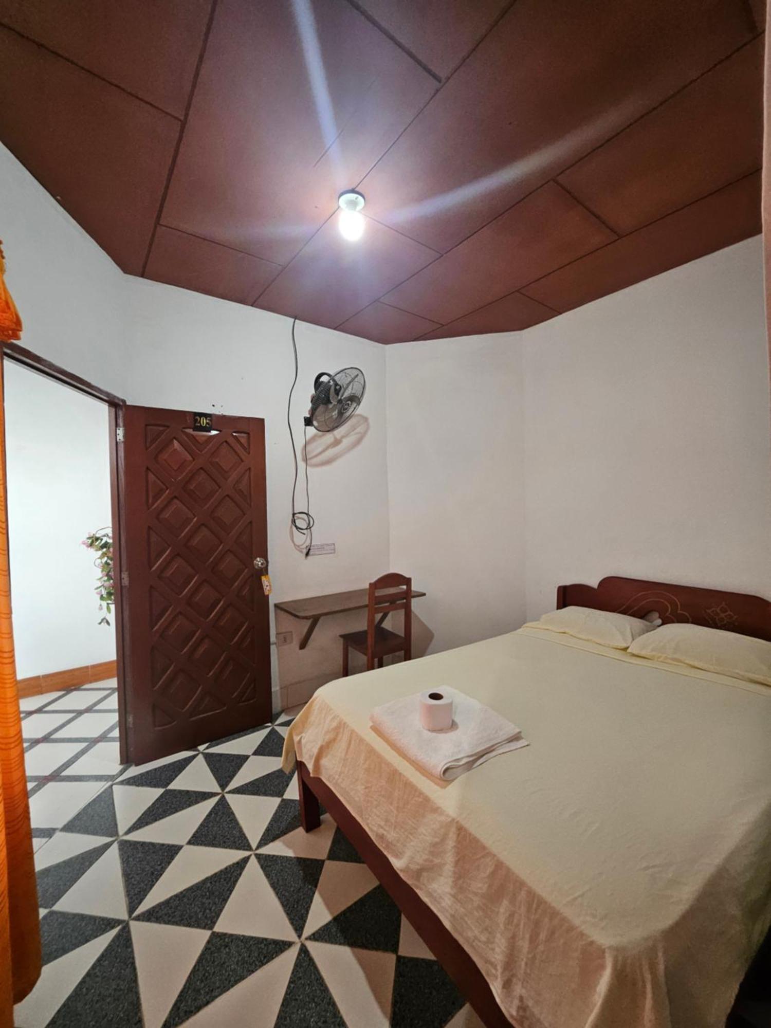 Sarisa House Hotel Iquitos Buitenkant foto