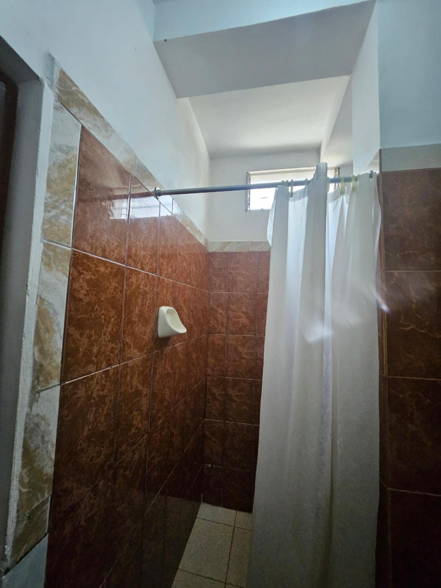 Sarisa House Hotel Iquitos Buitenkant foto