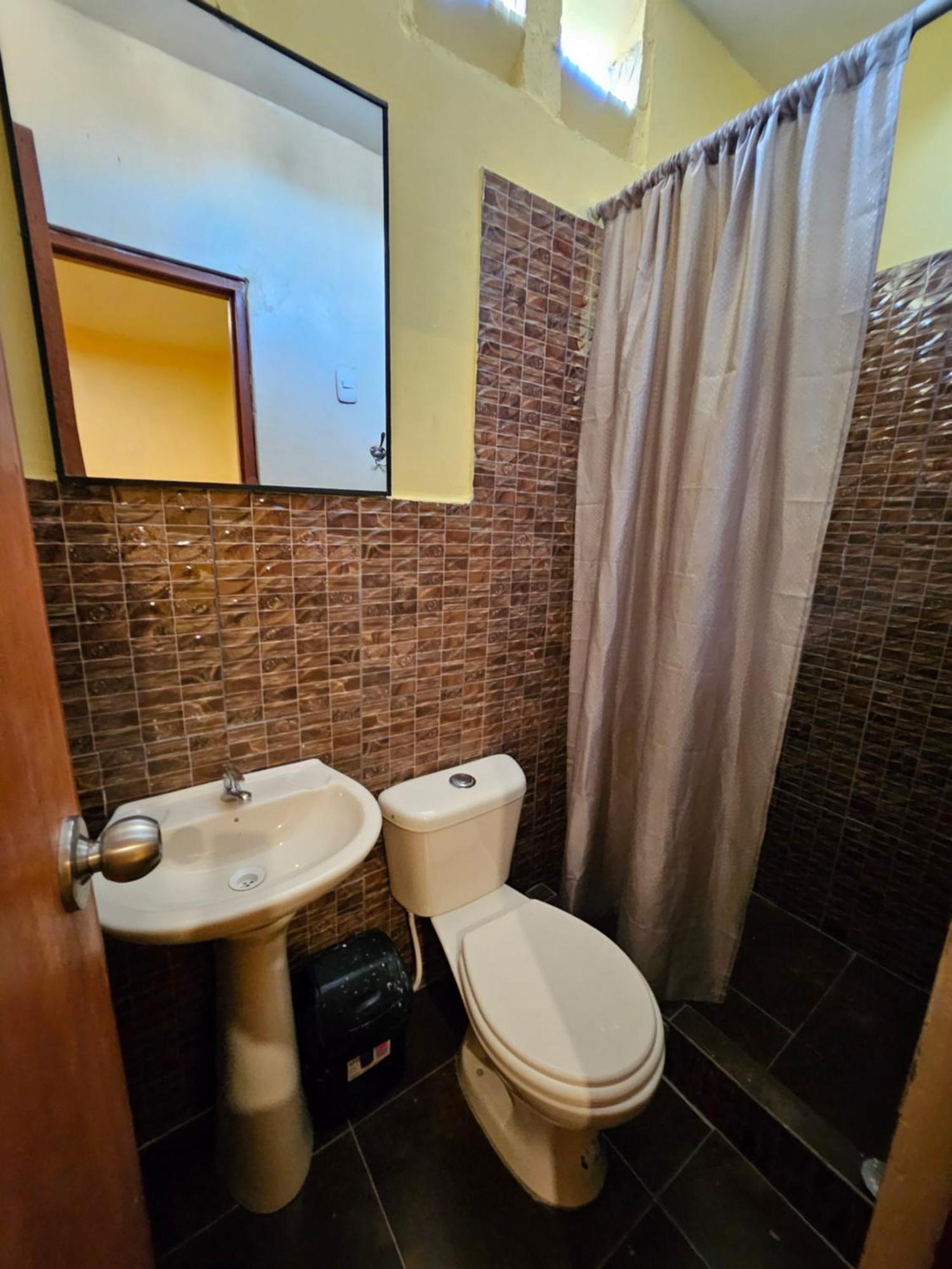 Sarisa House Hotel Iquitos Buitenkant foto